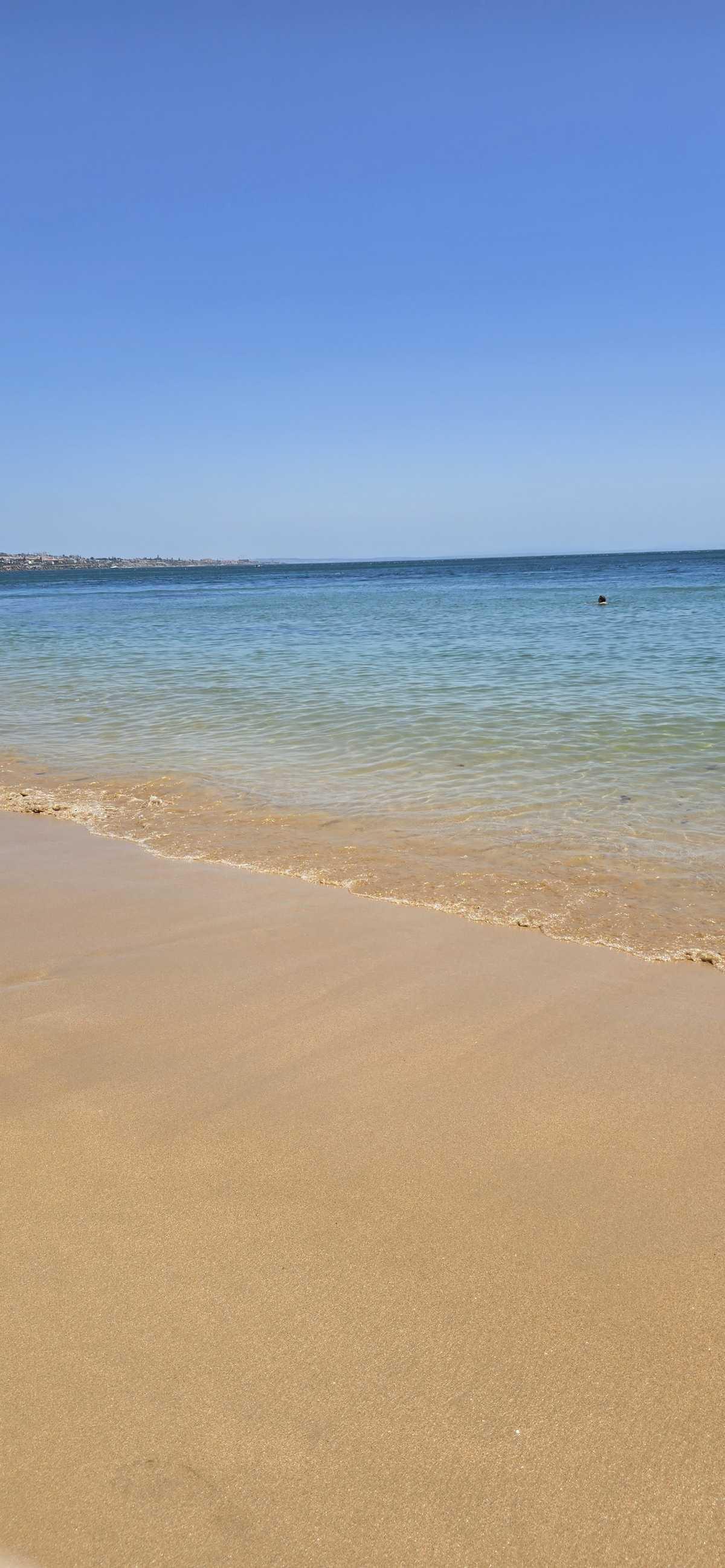 Praia da Duquesa (Cascais) : Une plage en plein centre, calme et parfaite pour les familles 🌊🌞