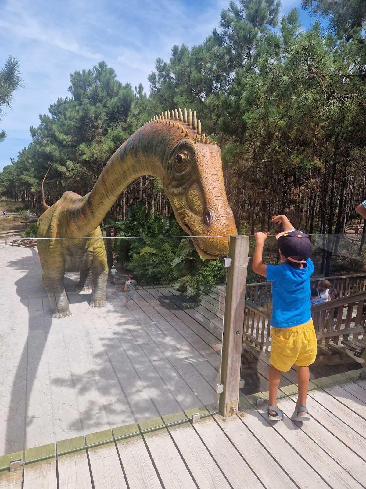 Lourinhã Dino Park : Un voyage dans le temps à la rencontre des dinosaures 🦖
