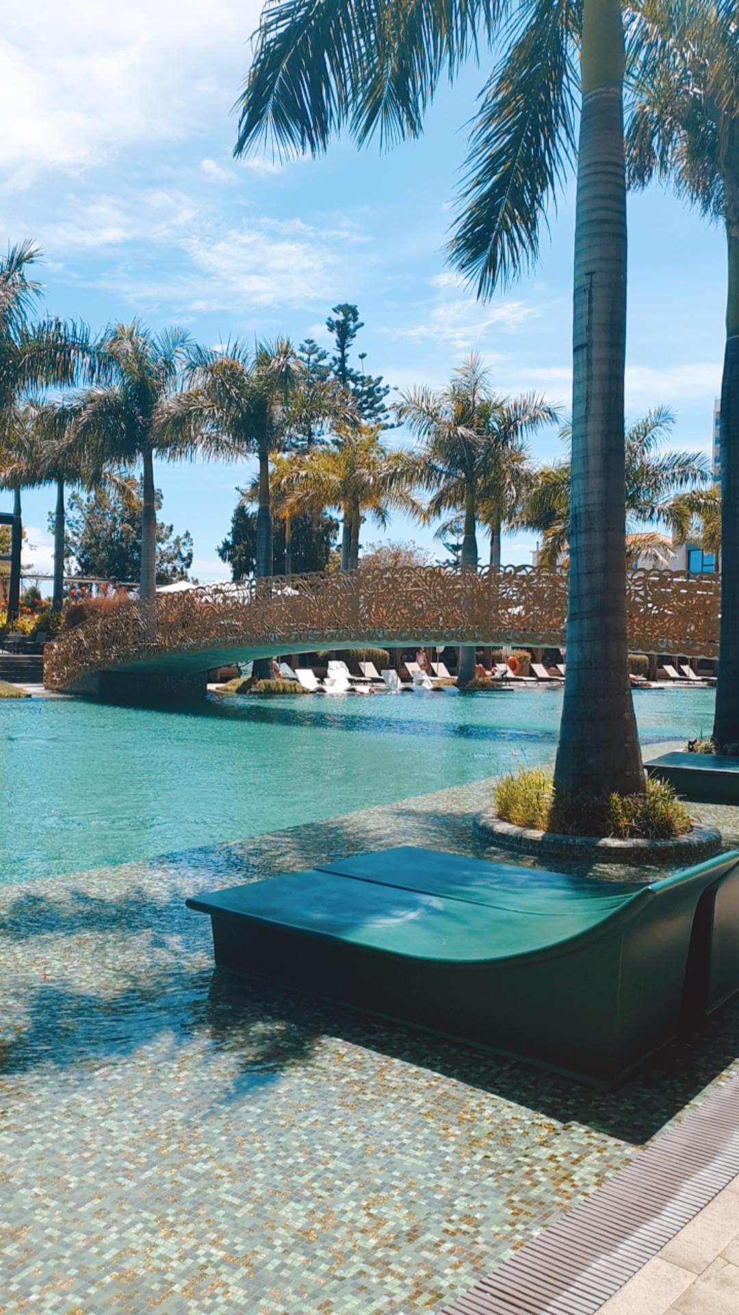 Savoy Palace (Funchal) : Luxe, confort et détente face à l’océan 🌊✨