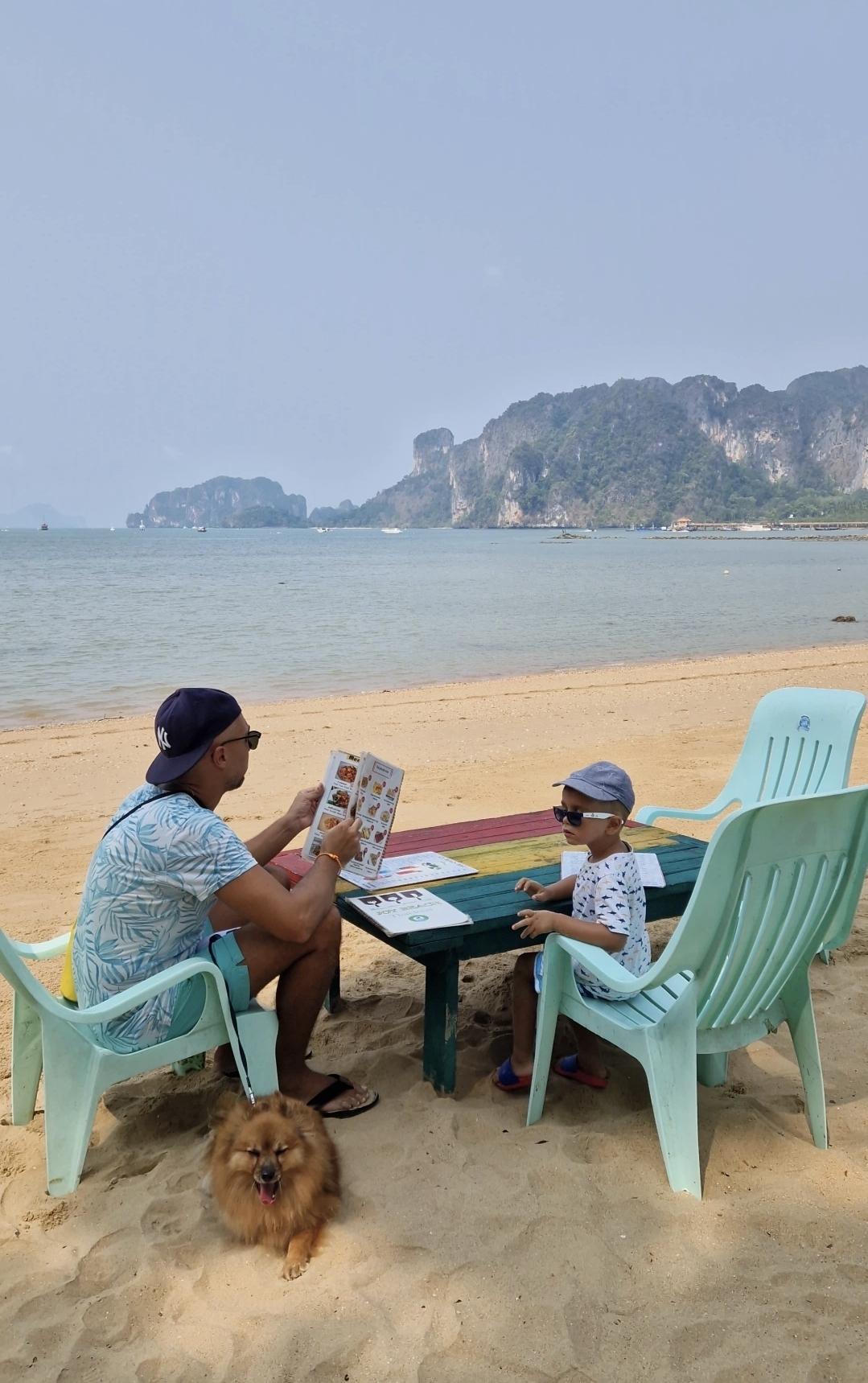 🌴 Krabi en famille : culture, plages et éclats de rire sous Songkran 🌴 Krabi en famille : culture, plages et éclats de rire sous Songkran