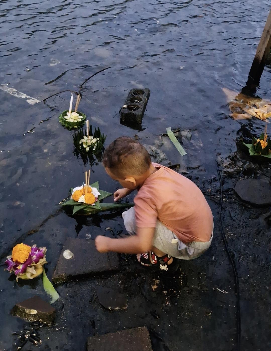 Lac de Nai Harn – Balade et festivités 🌿