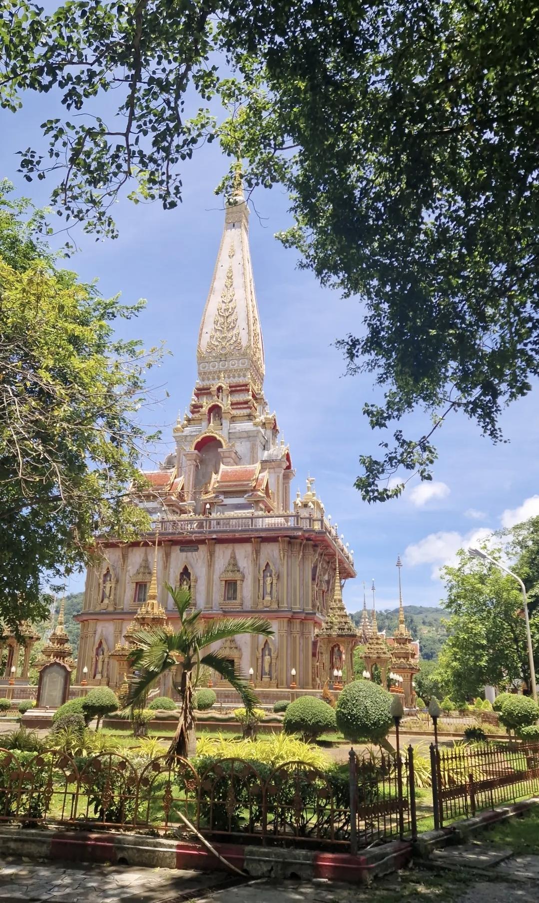 Wat Chalong – Le temple incontournable de Phuket ✨ Wat Chalong – Le temple incontournable de Phuket ✨
