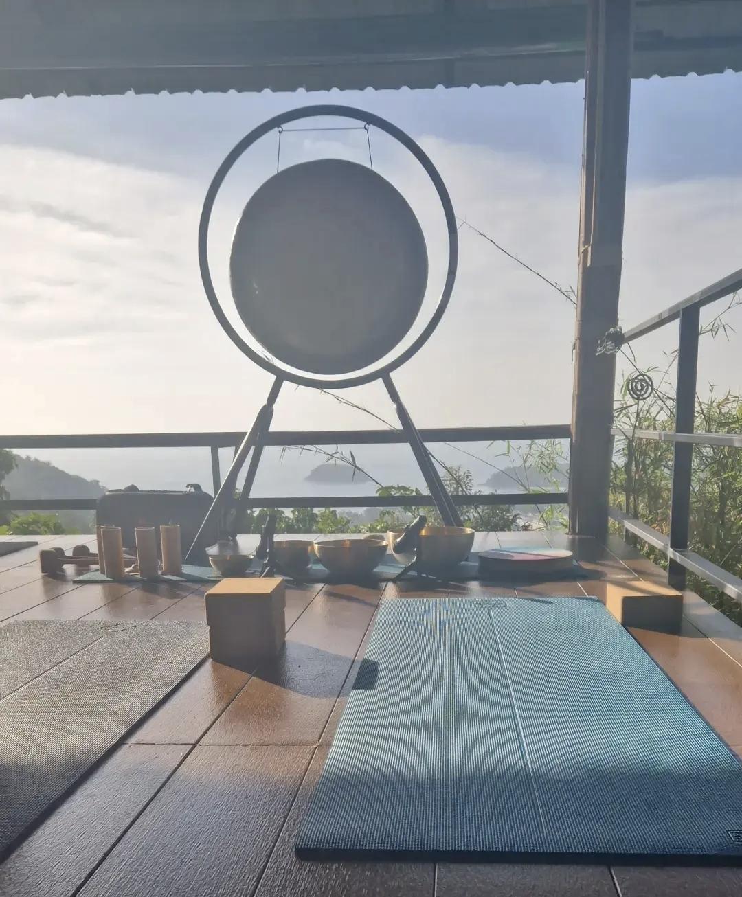 Freedom Project Phuket – Yoga & Sound Bath 🌿🎶