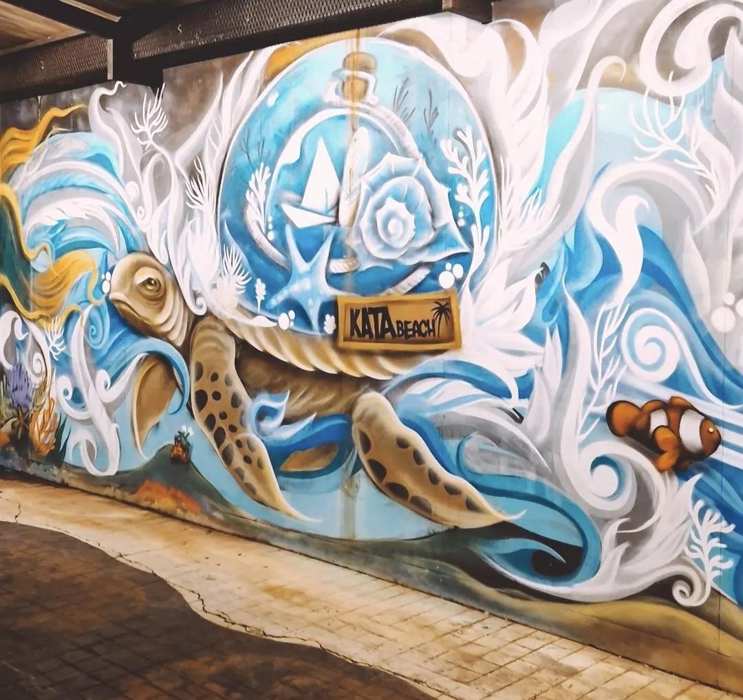 Kata – Plage, restaurants et animations en famille 🌊🍹