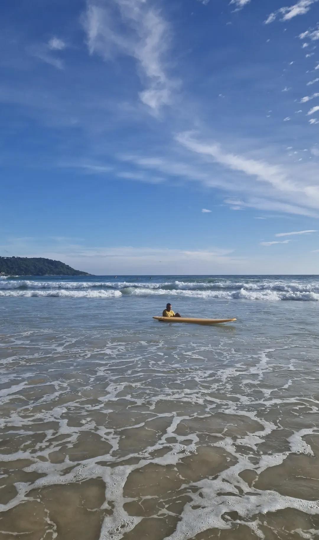 Kata – Plage, restaurants et animations en famille 🌊🍹