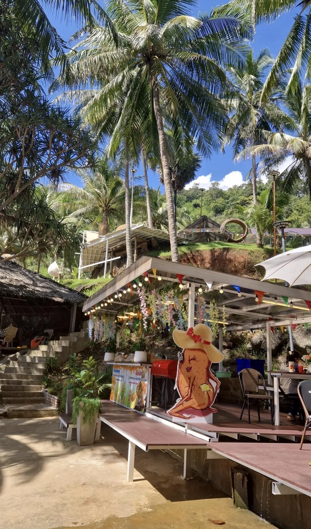 đïž Nui Beach â Une plage de snorkeling Ă Phuket đđ đïž Nui Beach â Une plage de snorkeling Ă Phuket đđ