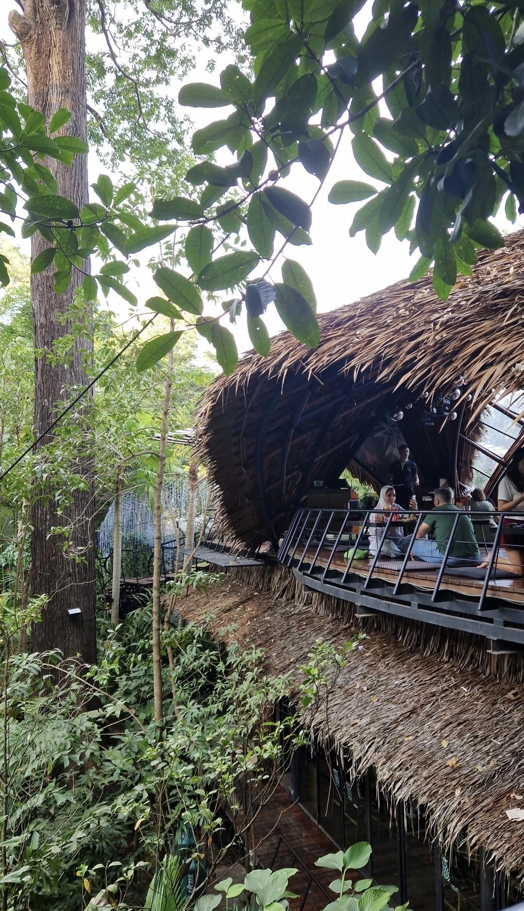 Hanuman World 🌿 – Aventure et sensations en famille à Phuket Hanuman World 🌿 – Aventure et sensations en famille à Phuket