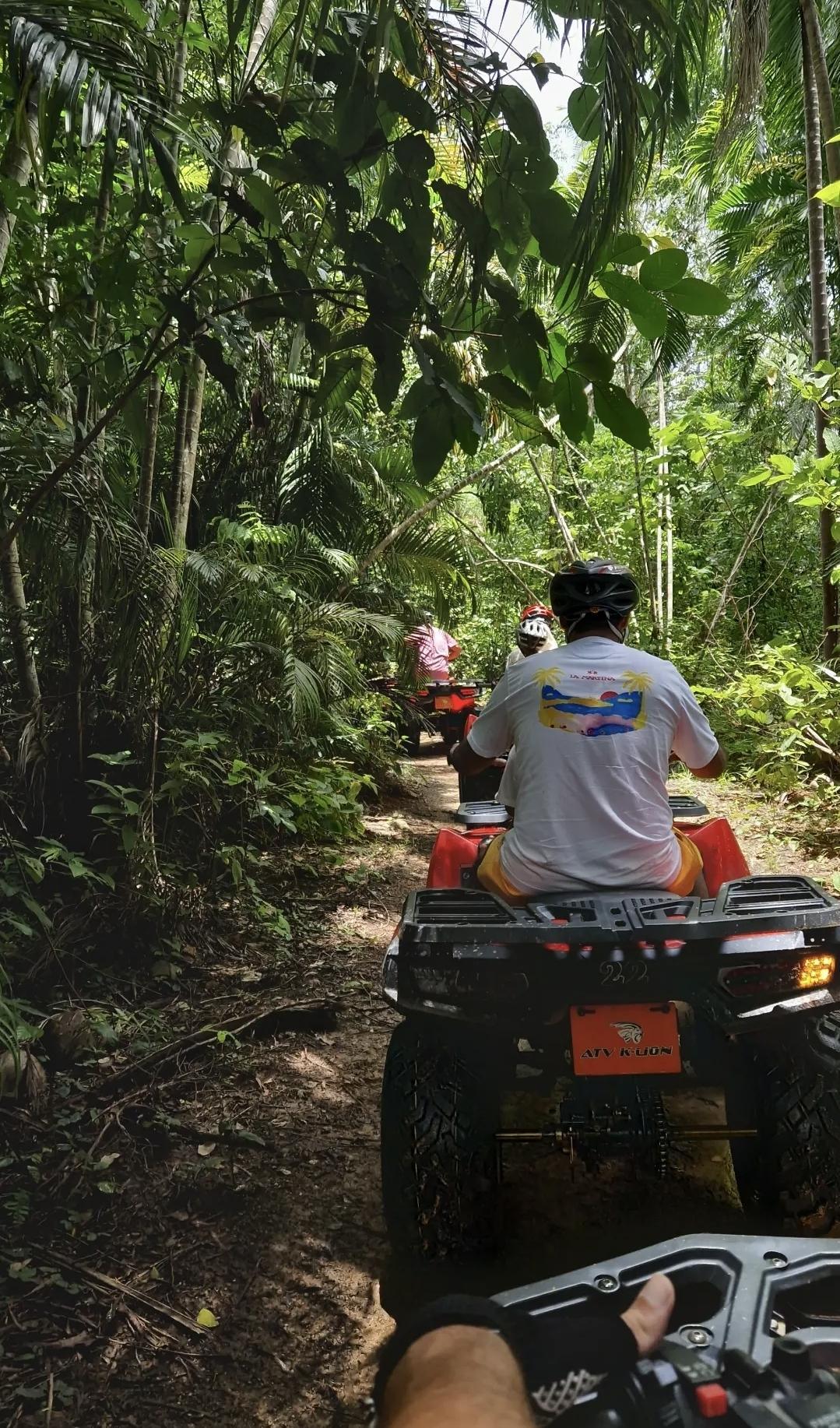 🏞️ Quad à Phuket : aventure insolite en famille 🌴 🏞️ Quad à Phuket : aventure insolite en famille 🌴