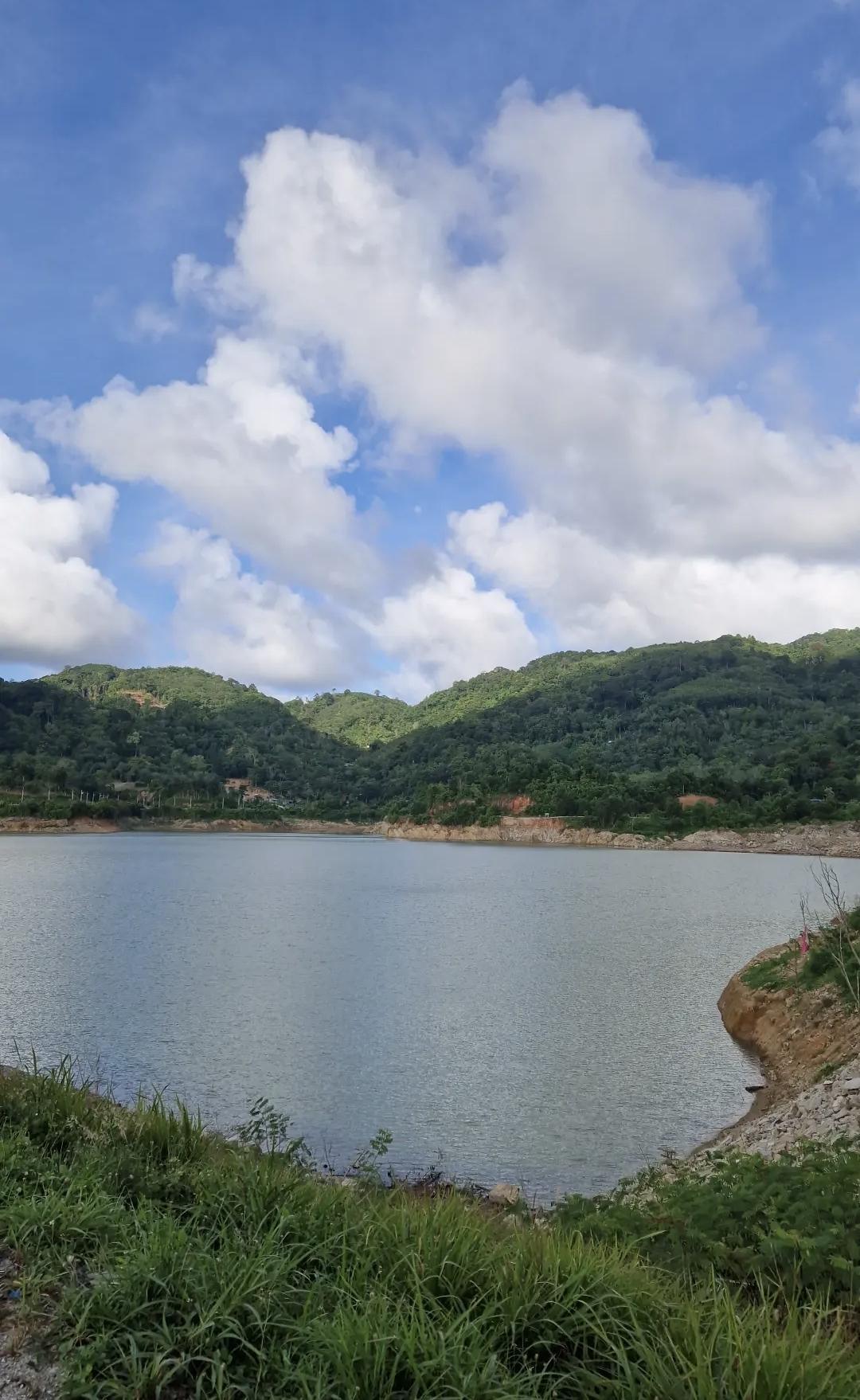 🚶‍♀️ Randonnée Chalong Dam – balade facile et paisible