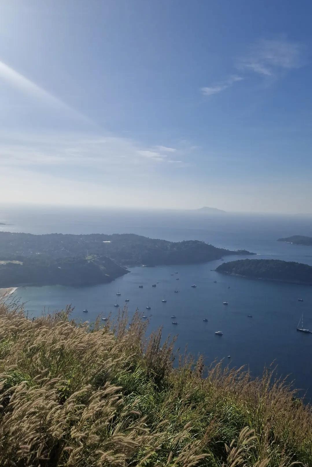 🥾 Randonnée Black Rock – point de vue époustouflant à Nai Harn 🥾 Randonnée Black Rock – point de vue époustouflant à Nai Harn
