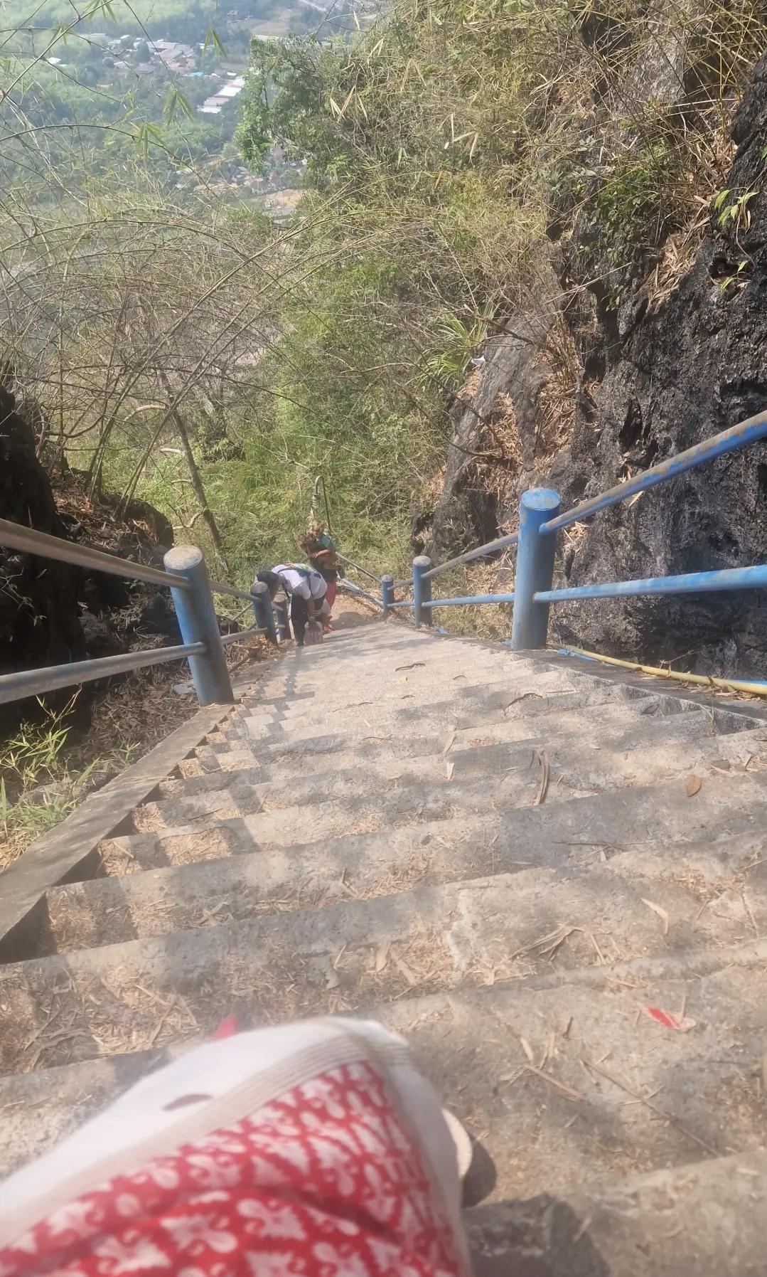 đ
Wat Tham Suea (Tiger Cave Temple) â Aventure entre ciel et jungle Ă Krabi đ
Wat Tham Suea (Tiger Cave Temple) â Aventure entre ciel et jungle Ă Krabi