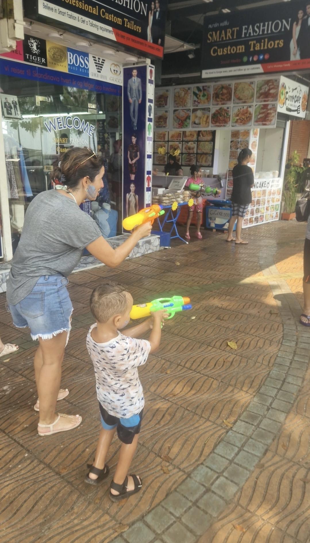 🌞 Krabi Centre – Entre authenticité, animations et fête de Songkran 💦