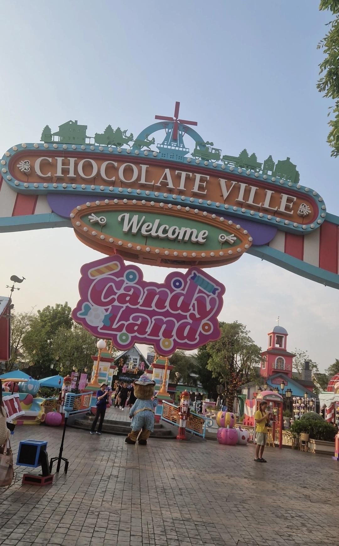 📌 Chocolate Ville – Une soirée féerique en famille près de Bangkok 🎠