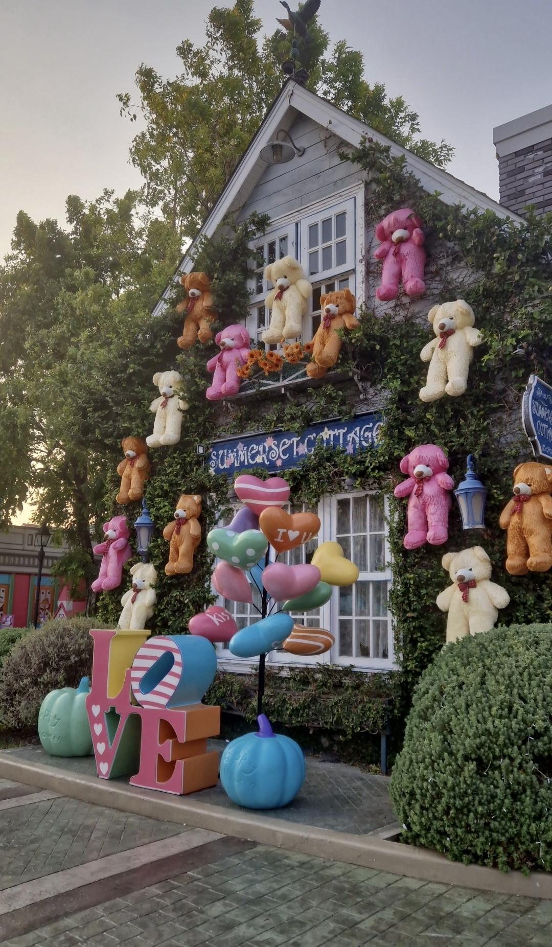 📌 Chocolate Ville – Une soirée féerique en famille près de Bangkok 🎠