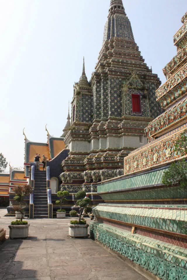 🛕 Wat Pho – Le grand Bouddha couché à Bangkok 🌟