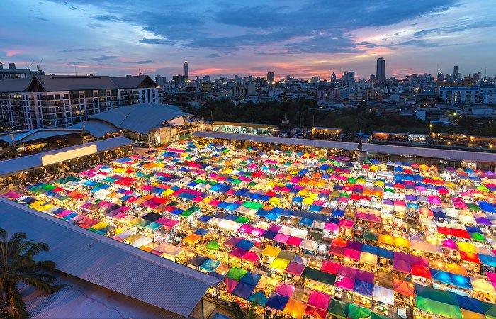 đïž Chatuchak Weekend Market â Lâincontournable marchĂ© de Bangkok pour les familles đż đïž Chatuchak Weekend Market â Lâincontournable marchĂ© de Bangkok pour les familles đż