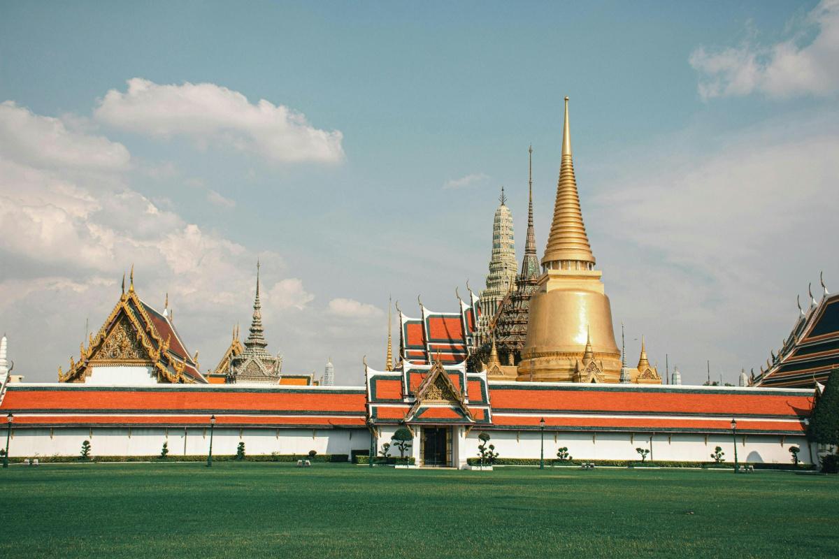 🏯 Le Grand Palais – L’incontournable de Bangkok pour les familles 🌟