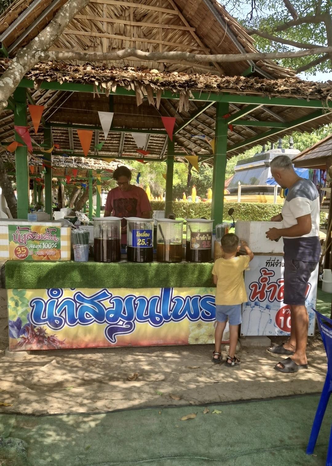 🛕 Wat Huay Mongkol – Le temple paisible du moine géant 🙏