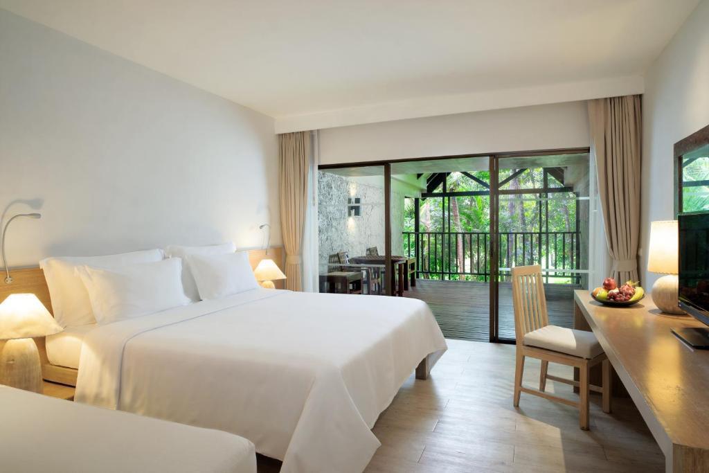 🌴 Wyndham Hua Hin Pranburi Resort & Villas – Le paradis paisible entre mer et nature 👨‍👩‍👧🐶