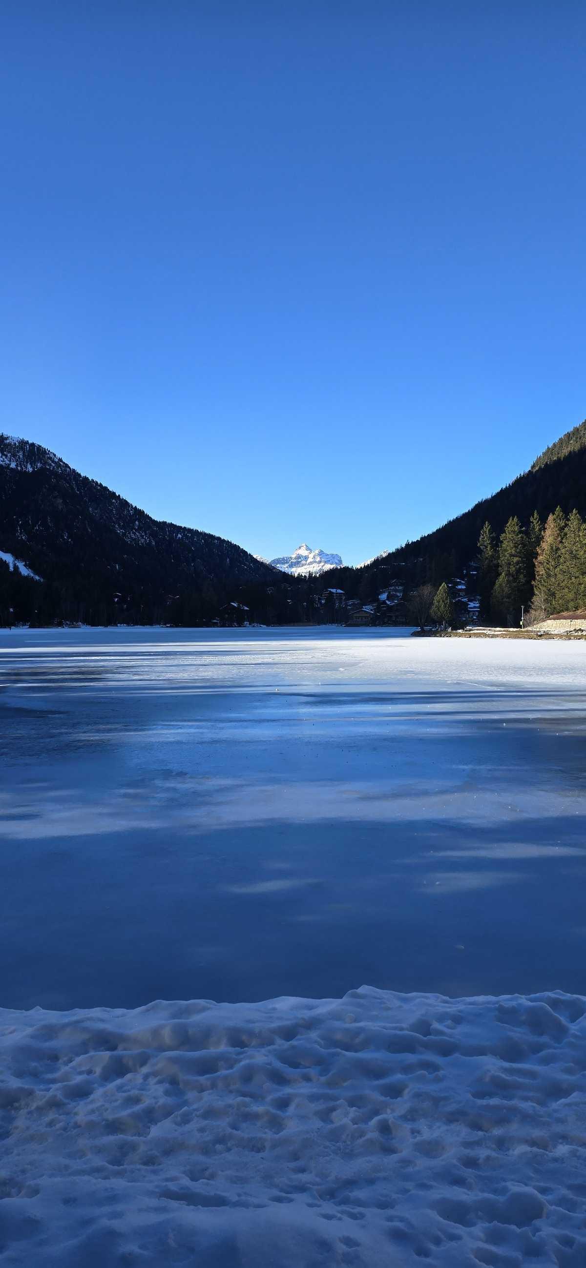❄️ Champex-Lac en hiver : le tour du lac enneigé, une parenthèse magique en famille ⛸️🏔️