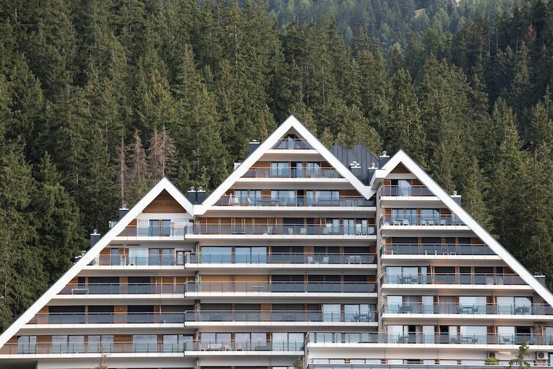 Hôtel Crans Ambassadrice à Crans-Montana — Luxe, détente & panorama magique Hôtel Crans Ambassadrice à Crans-Montana — Luxe, détente & panorama magique