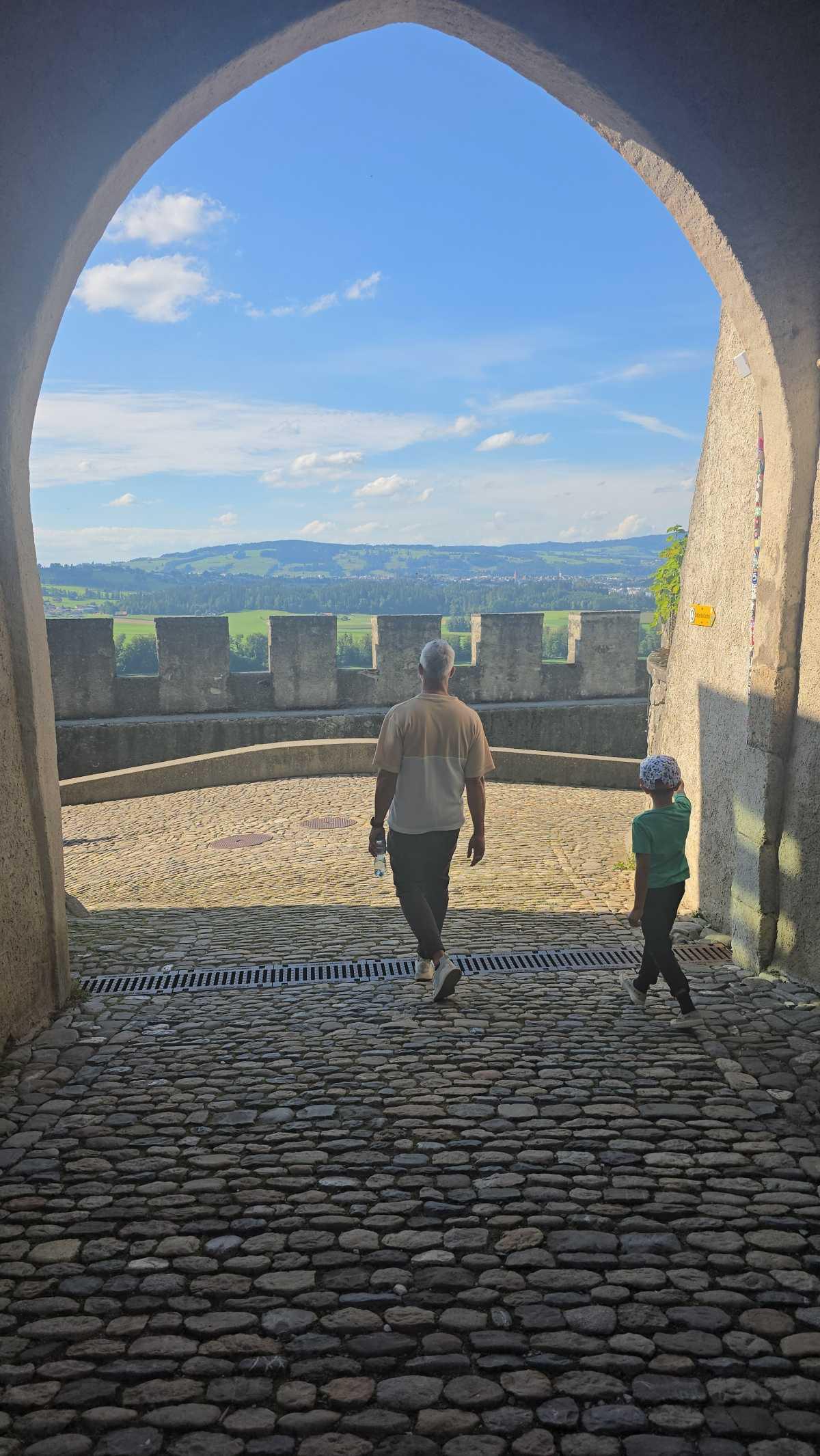 Région de Gruyère — Château, chocolat & nature 🍫