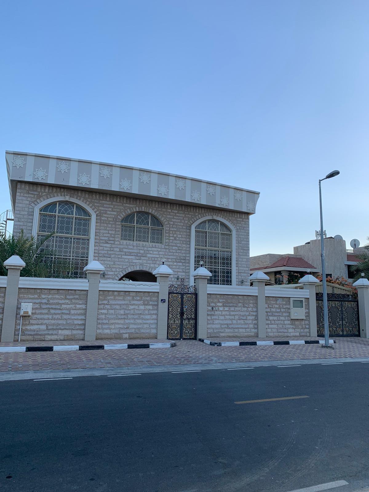 فيلا للبيع فالشارقة منطقة واسط