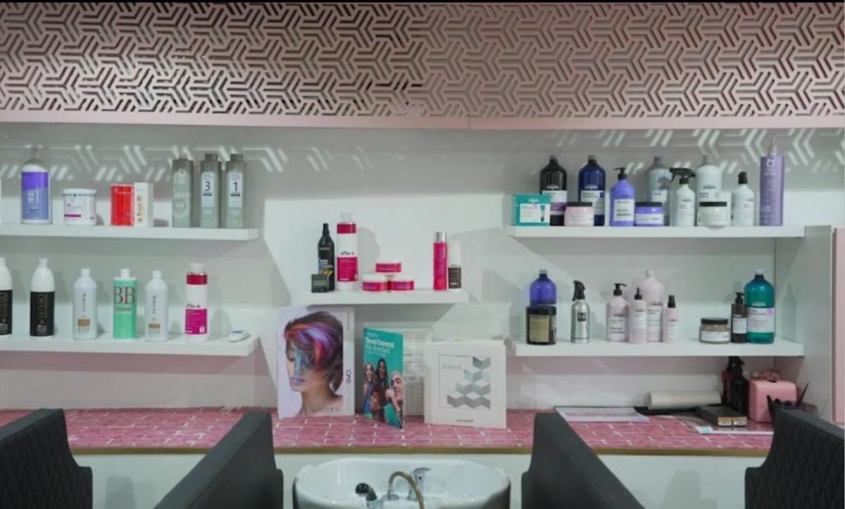 Villa with salon and spa for sale in Abu Dhabi / Al Bateen Villa with salon and spa for sale in Abu Dhabi / Al Bateen