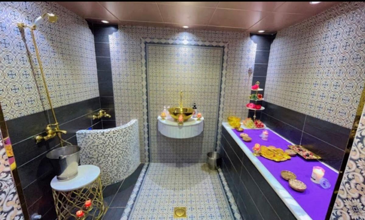 Villa with salon and spa for sale in Abu Dhabi / Al Bateen Villa with salon and spa for sale in Abu Dhabi / Al Bateen