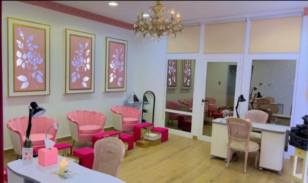 Villa with salon and spa for sale in Abu Dhabi / Al Bateen Villa with salon and spa for sale in Abu Dhabi / Al Bateen