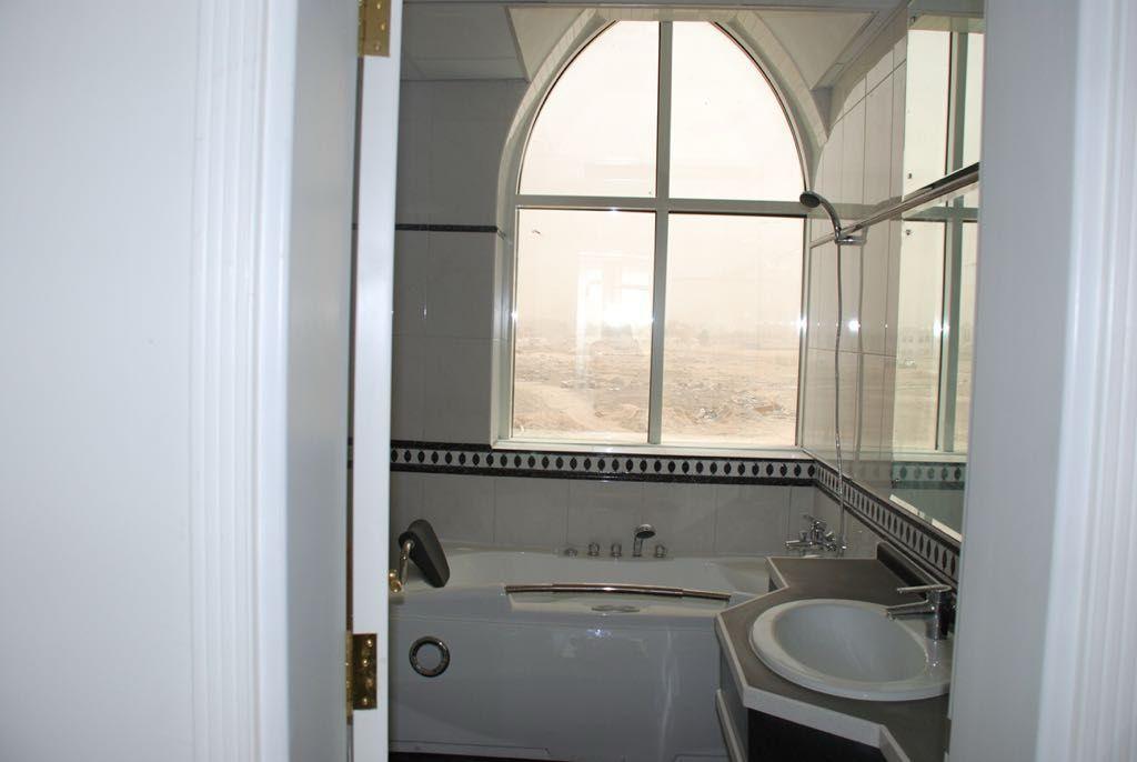 فيلا للإيجار الشارقة منطقة العزرة