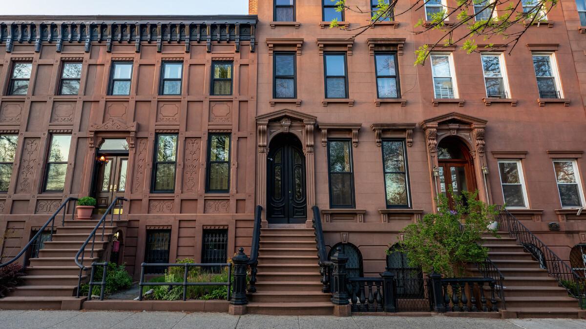 7 Reasons You Should Invest in a Mid-Term Rental 7 Reasons You Should Invest in a Mid-Term Rental