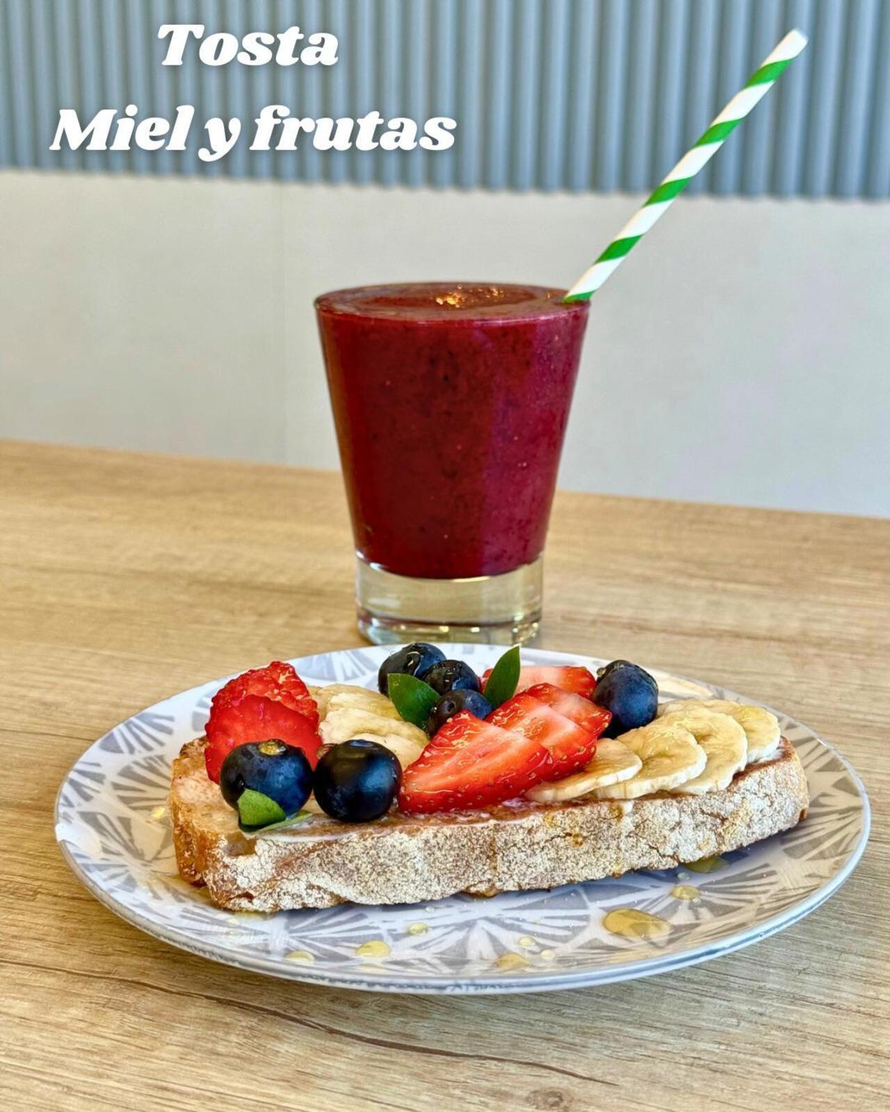 Tosta Miel y frutas