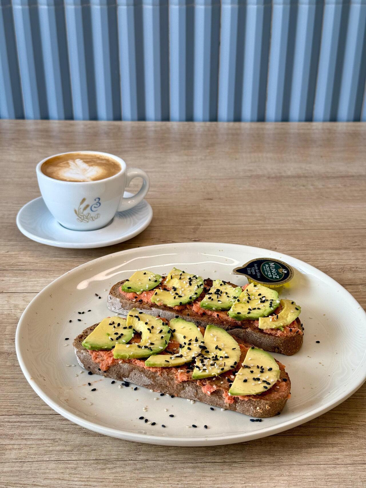 Tosta_Aguacate_Tomate