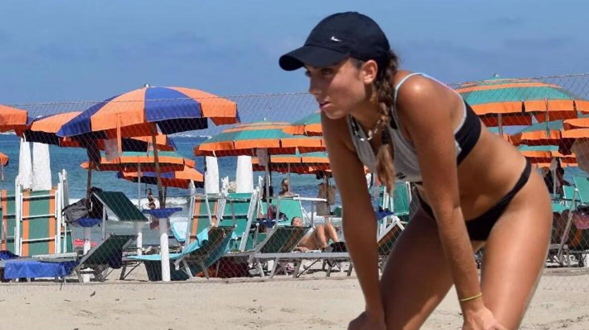 Tragedia a Bagheria: Pallavolista 20enne Trovata Morta in Piscina Durante una Festa Tragedia a Bagheria: Pallavolista 20enne Trovata Morta in Piscina Durante una Festa