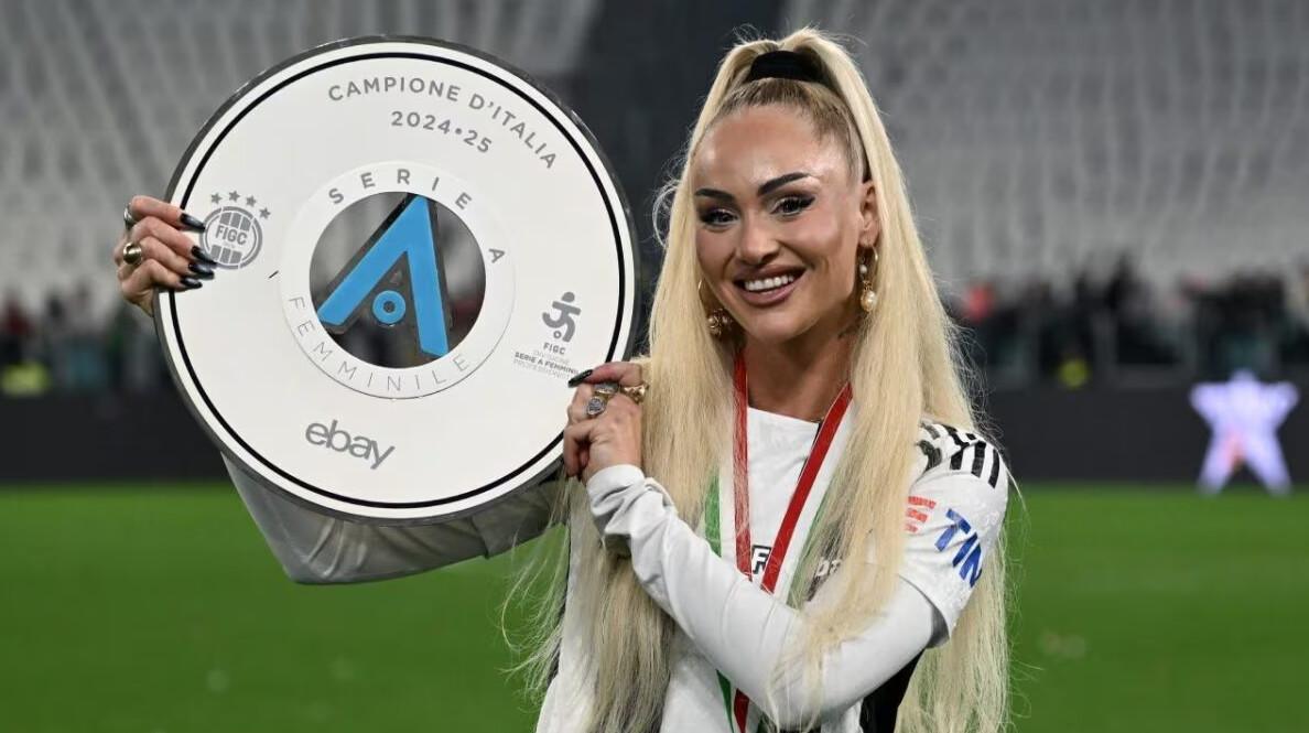 Alisha Lehmann, una sola stagione alla Juventus: la stella svizzera si trasferisce al Como Alisha Lehmann, una sola stagione alla Juventus: la stella svizzera si trasferisce al Como