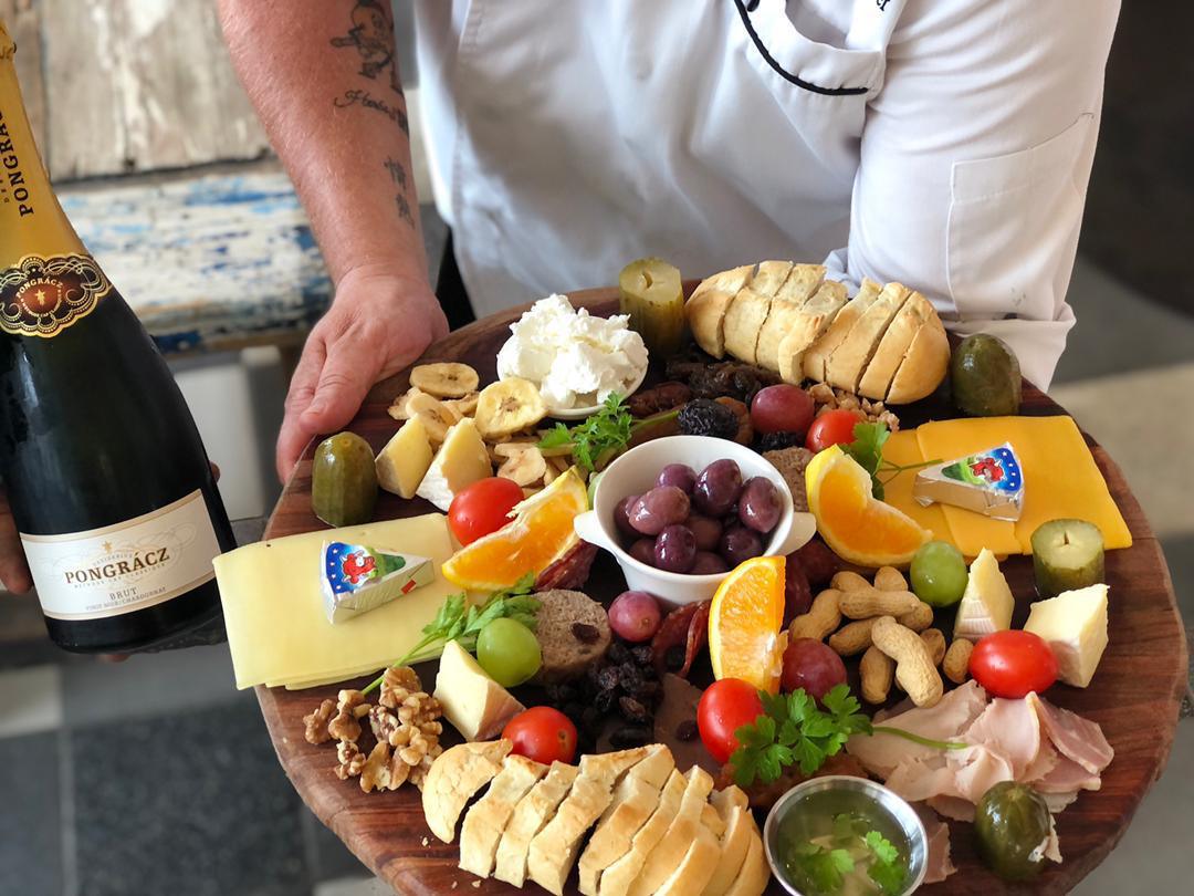 Farmhouse Deli Farmhouse Deli