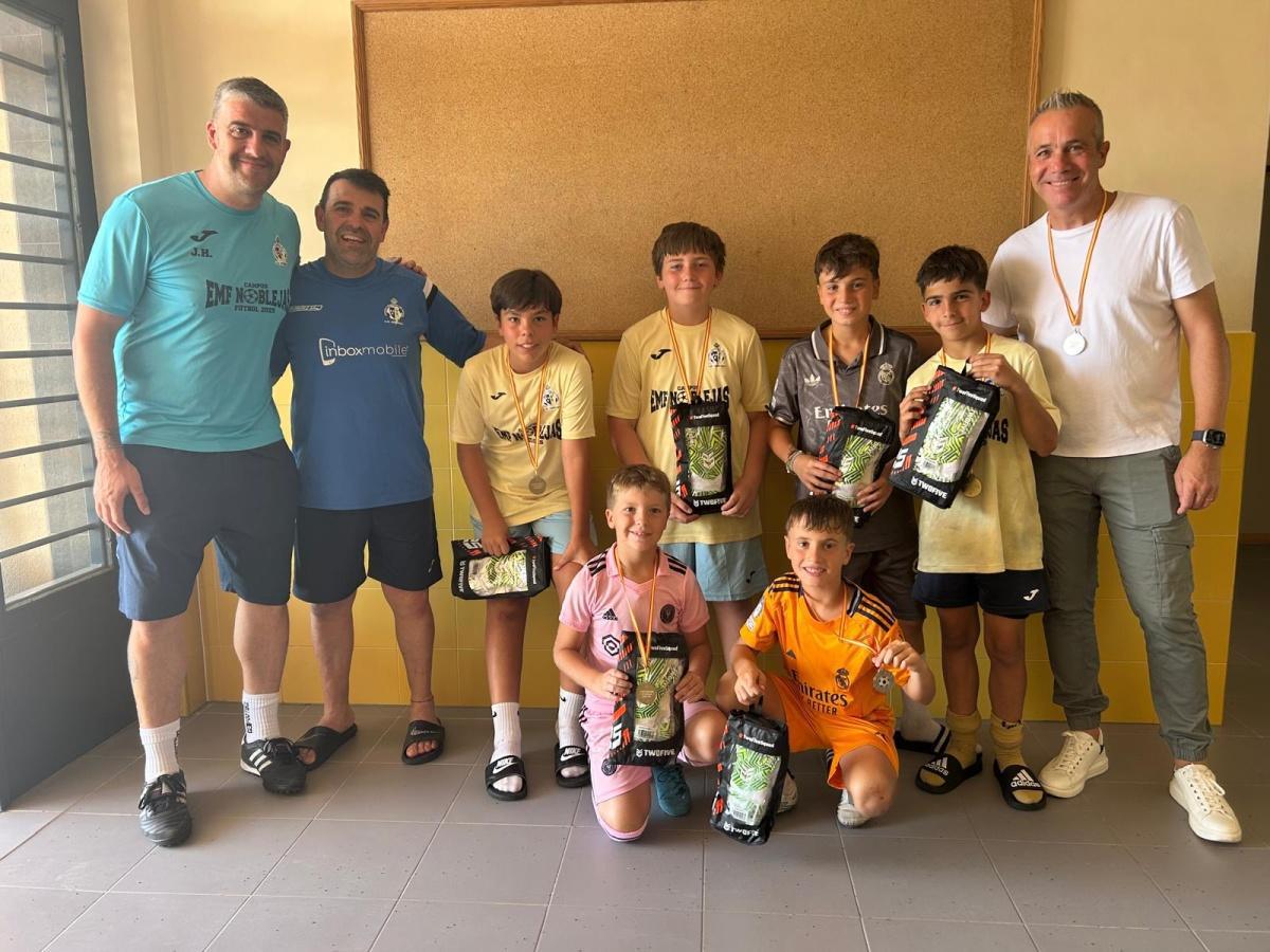 Clausura del I Clínic de Porteros del C.D. Noblejas con la presencia de Ángel Rochas