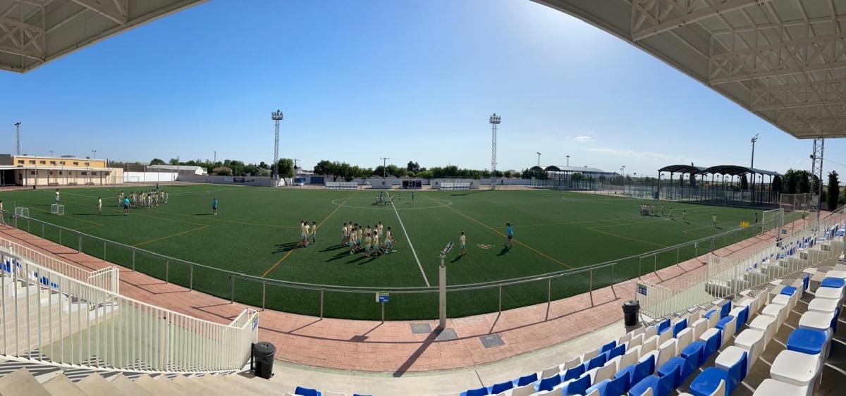 Gymkana multideportiva, piscina y medallas para cerrar otra semana inolvidable