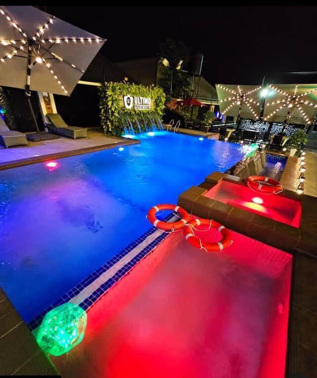 Ulitomo Out Door Lounge and Pool Bar 