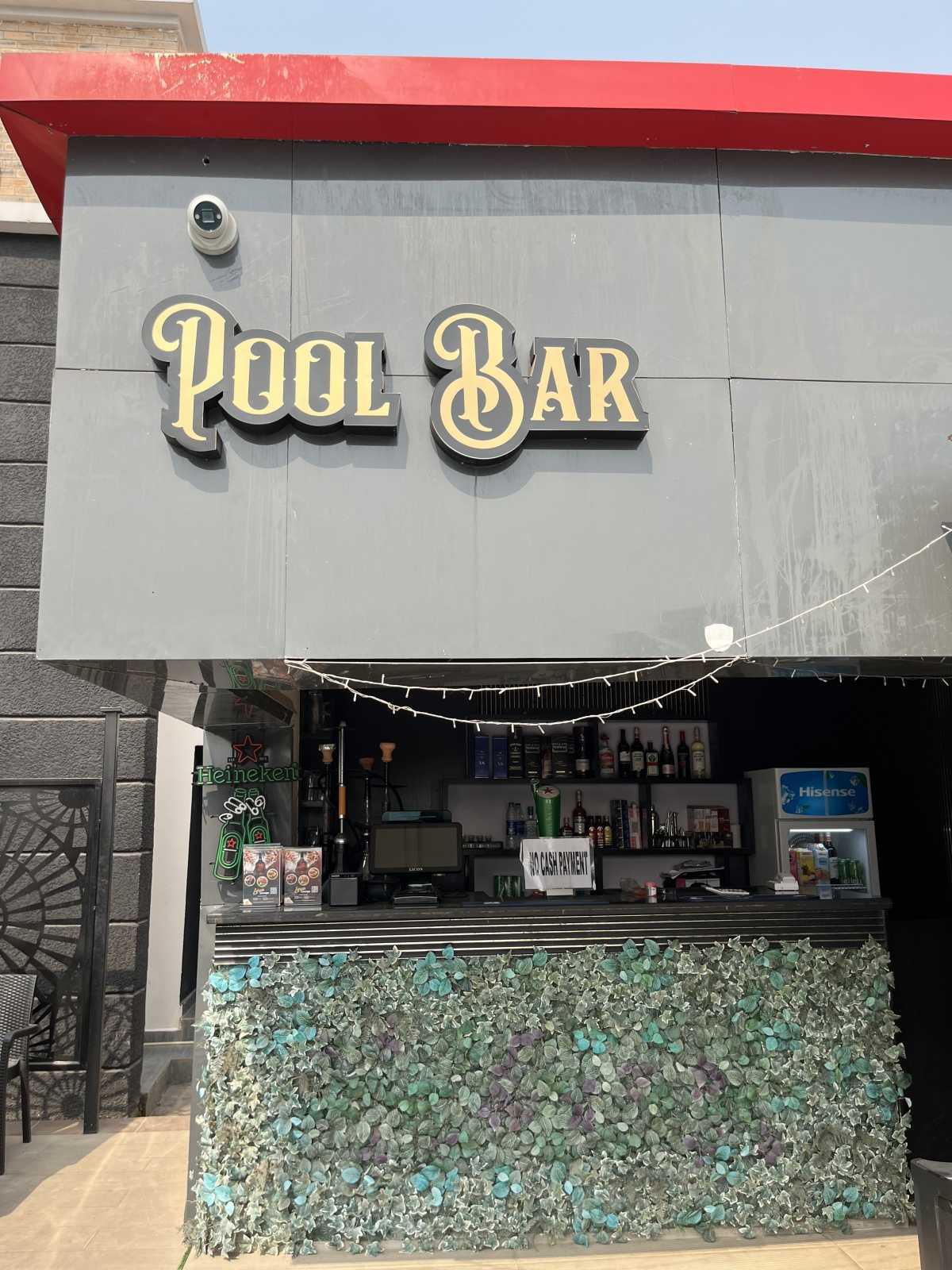 Ulitomo Out Door Lounge and Pool Bar 