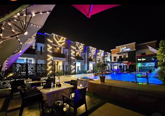 Ultimo Out Door Pool Bar & Lounge