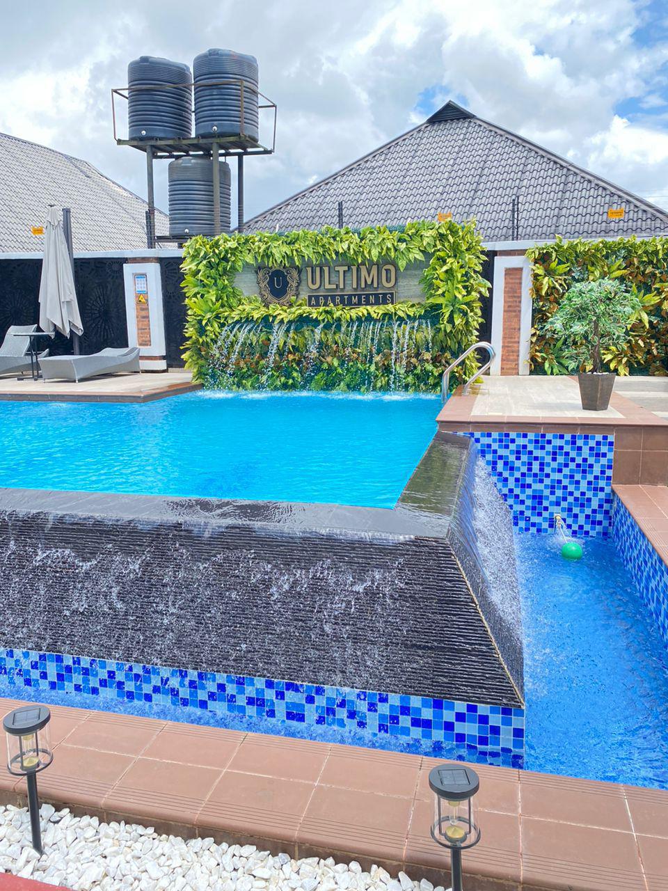 Ultimo Pool Side