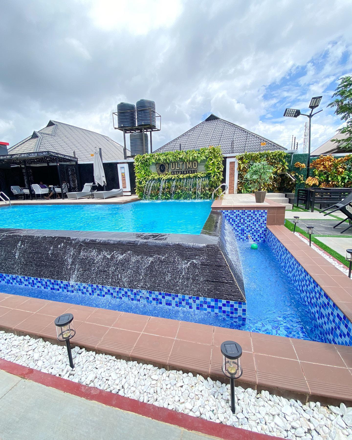 Ultimo Pool Bar