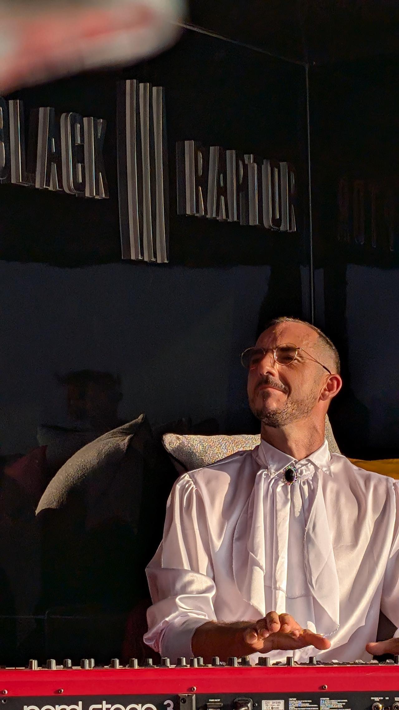 Le Cabaret Flottant