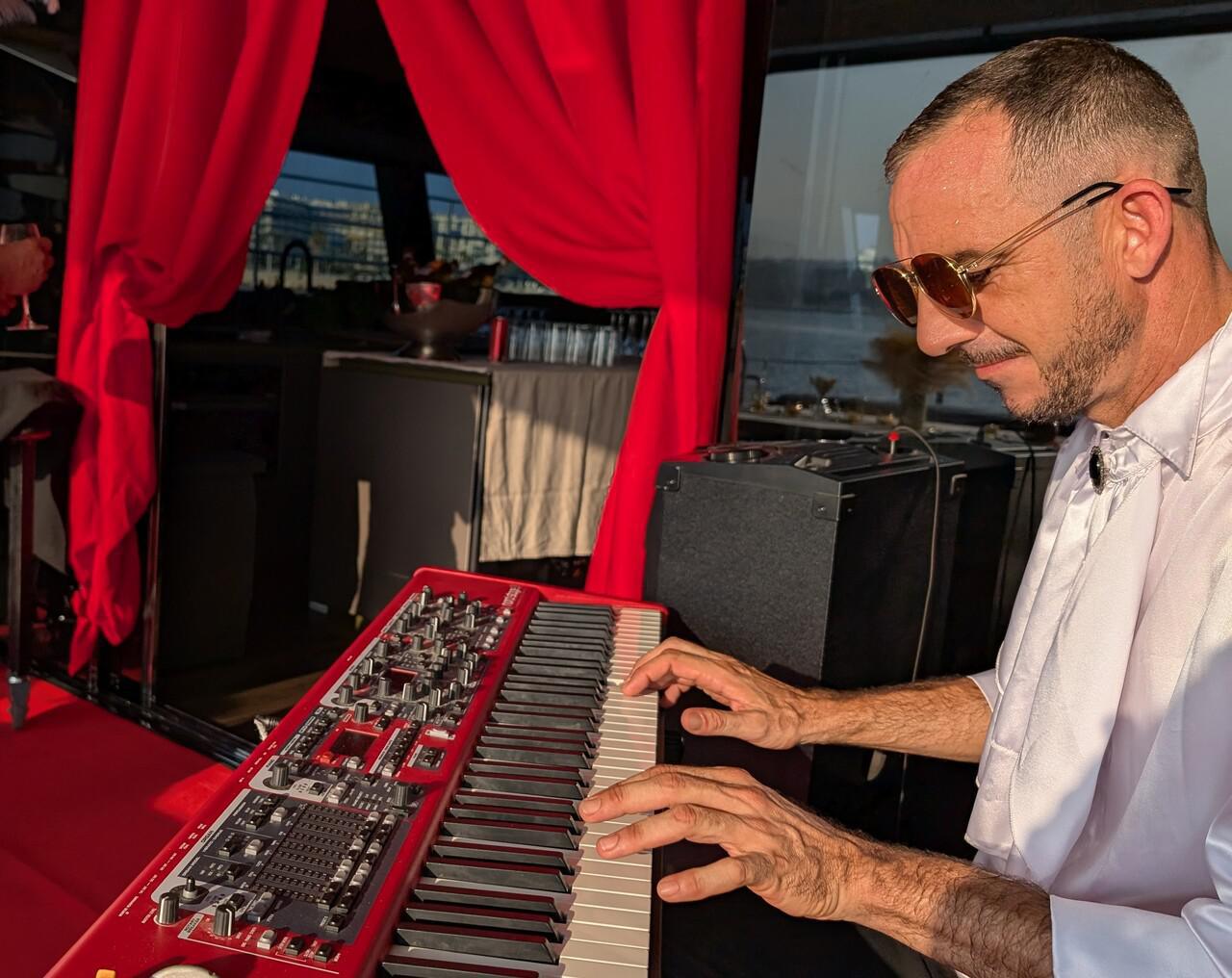 Le Cabaret Flottant