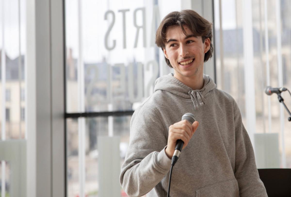 SCÈNES OUVERTES au CARRÉ ROUGE SCÈNES OUVERTES au CARRÉ ROUGE