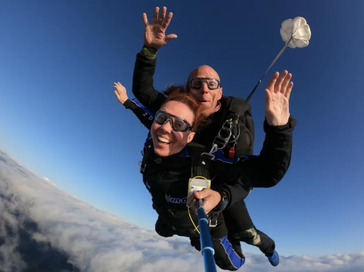 Saut en parachute en tandem au Mans