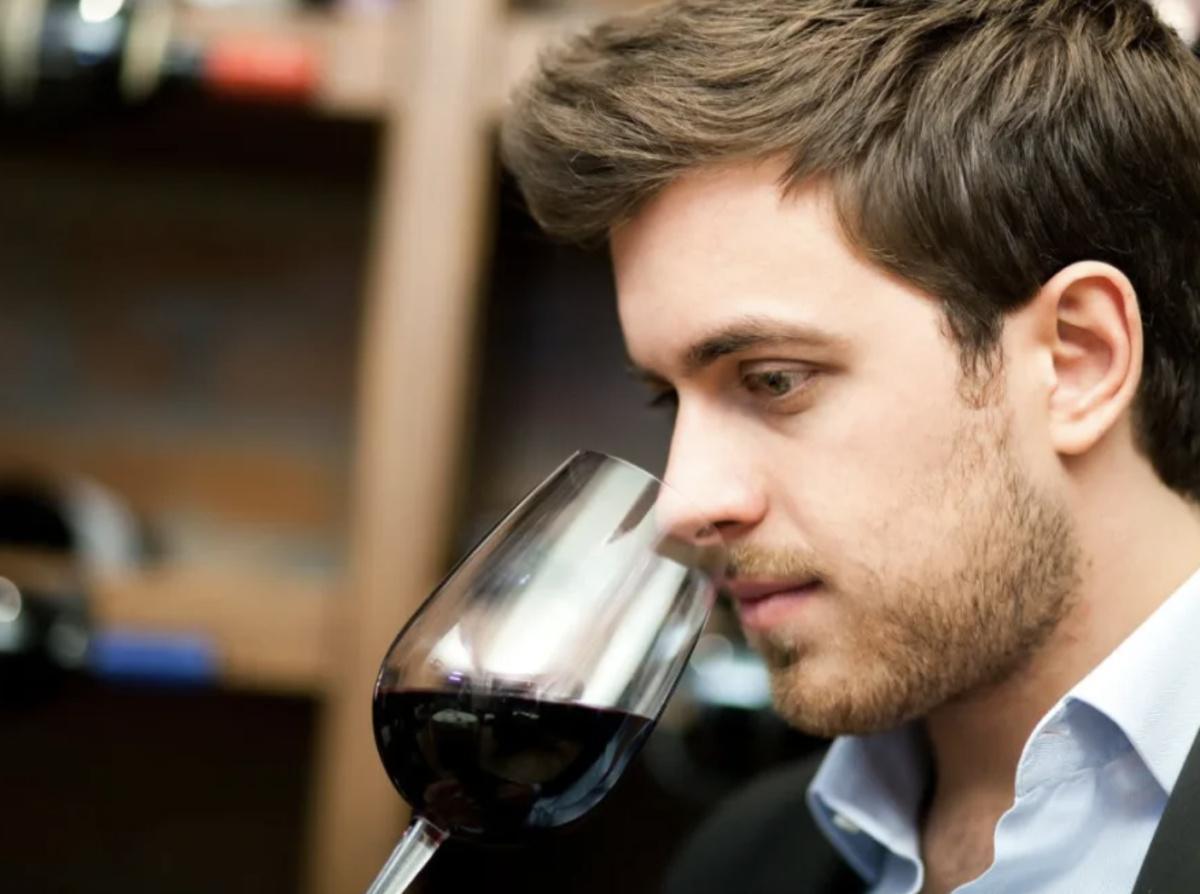 Initiation à la dégustation de vin au Globe Initiation à la dégustation de vin au Globe