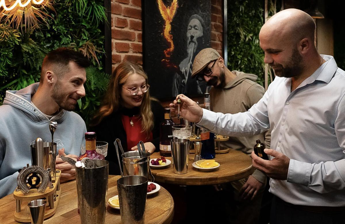 Initiez-vous à la création de cocktails avec Morgan